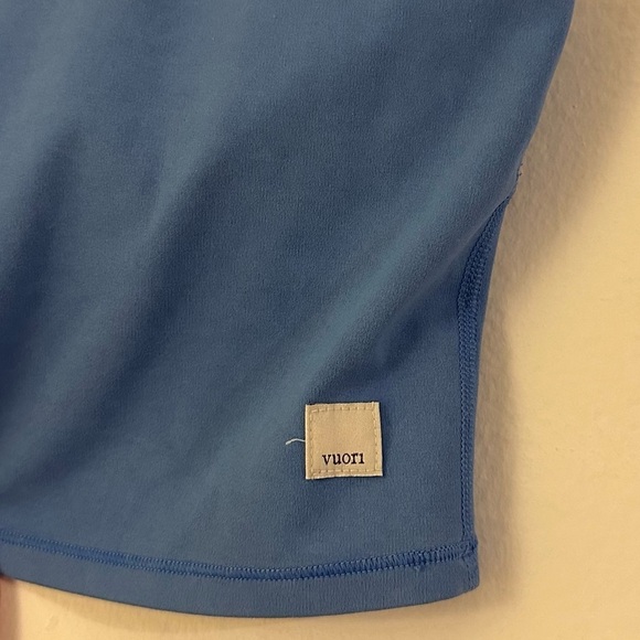 Vuori Daily Crop Tank - Washed Blue Large - Picture 2 of 6